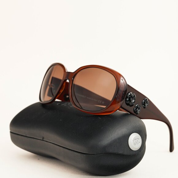 Chanel 5113 Brown Camellia-Detail Oversized Sunglasses - Picture 10 of 10